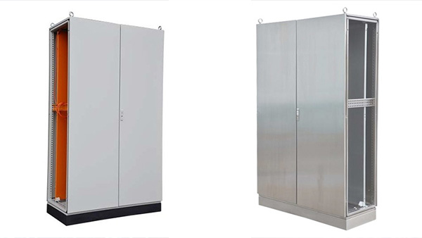 仿威圖柜（以威圖經(jīng)典機柜如 PS 系列為設(shè)計基準(zhǔn)，在合規(guī)前提下實現(xiàn)相似功能與性能的機柜產(chǎn)品）的生產(chǎn)需兼顧合規(guī)性、結(jié)構(gòu)穩(wěn)定性、防護性能、實用性四大核心，同時需規(guī)避知識產(chǎn)權(quán)風(fēng)險（如避免直接復(fù)制威圖專利結(jié)構(gòu)）。其具體生產(chǎn)要求可拆解為以下 6 大維度，覆蓋從設(shè)計到出廠的全流程：